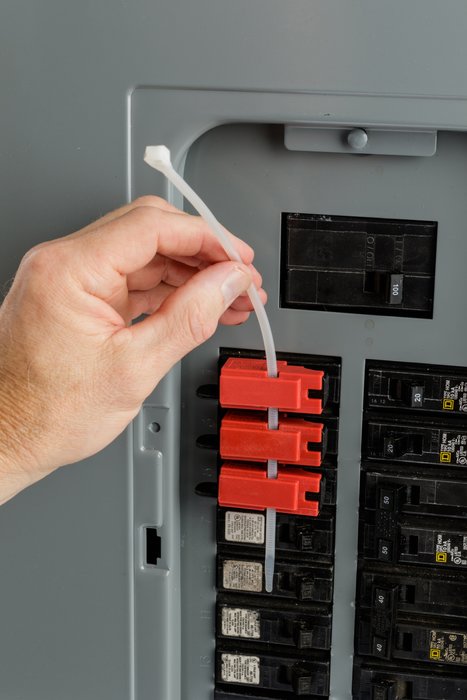 Fast electrical circuit lockout with the new TAGLOCK™